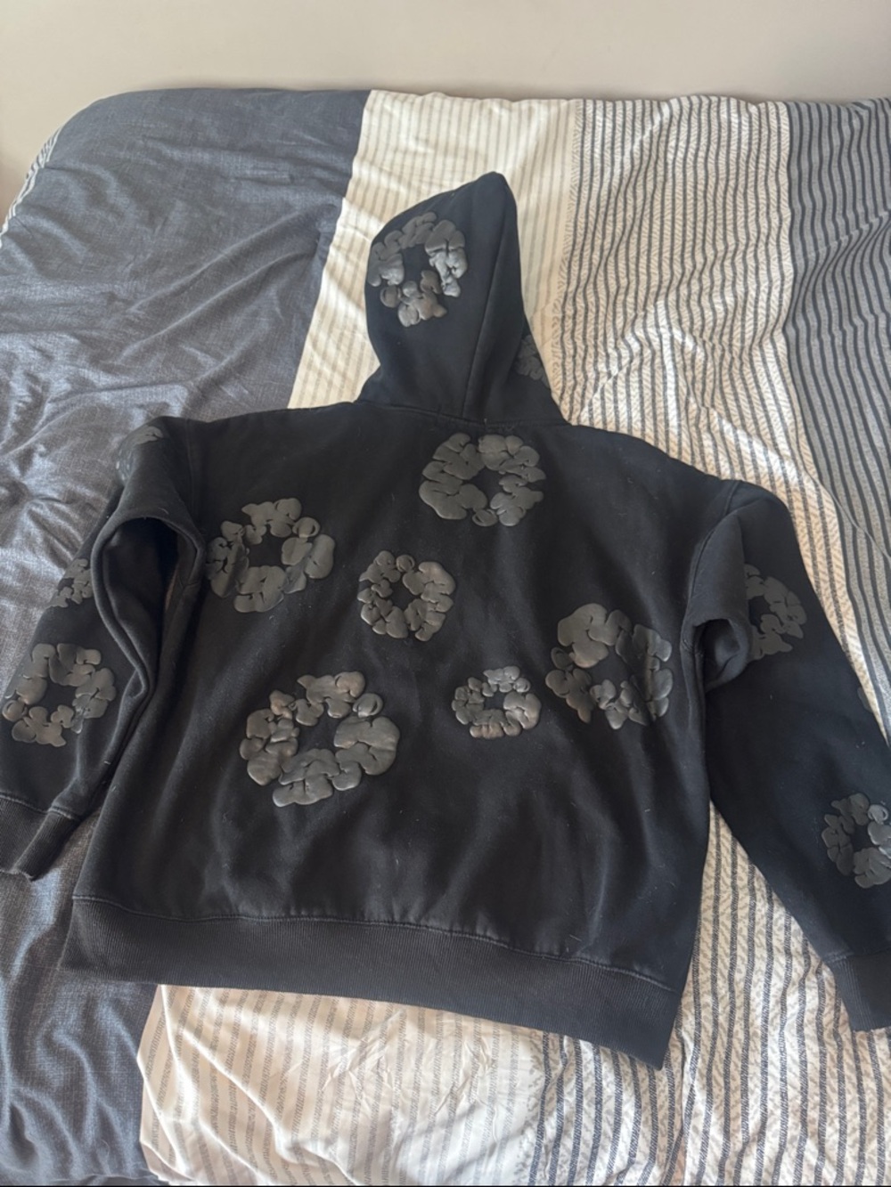 Black on black denim tear hoodie - Picture 4 of 6